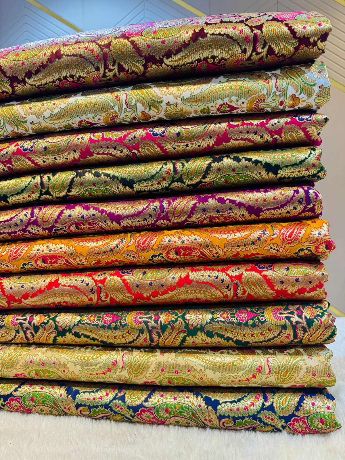 (Precut of 1 Meter) Meena Pure Silk  Kimkhaab Brocade 44 Inch width