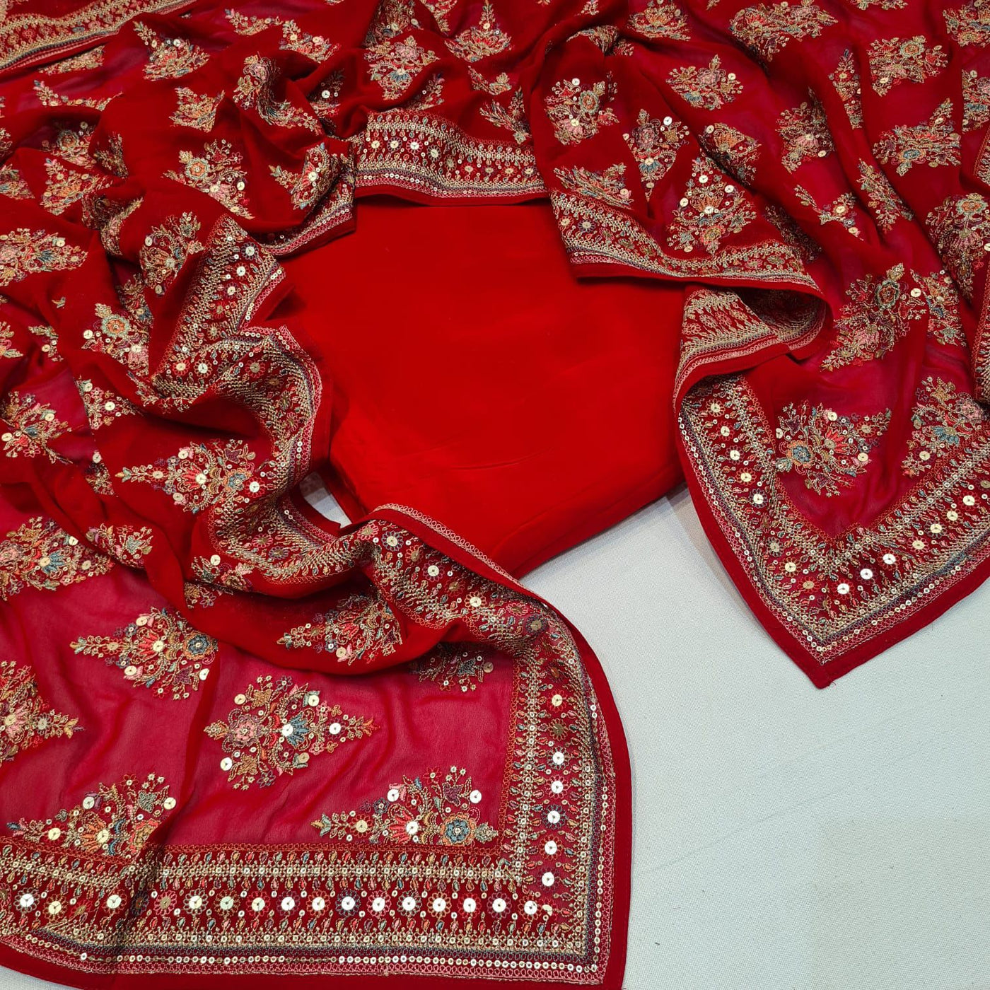 Combination Suit Sets of Georgette  Premium Kashmiri Dupatta And Plain crape Suit