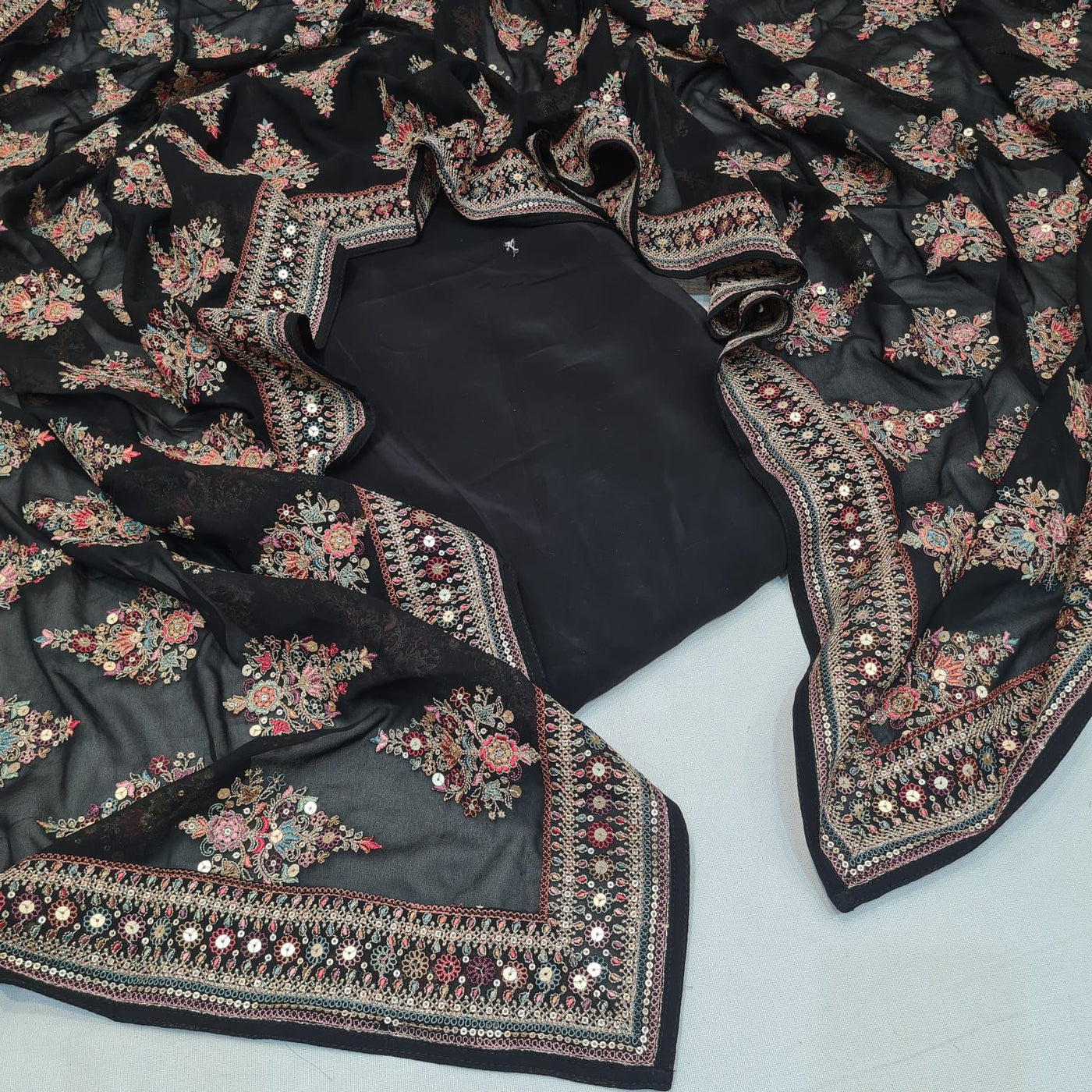 Combination Suit Sets of Georgette  Premium Kashmiri Dupatta And Plain crape Suit