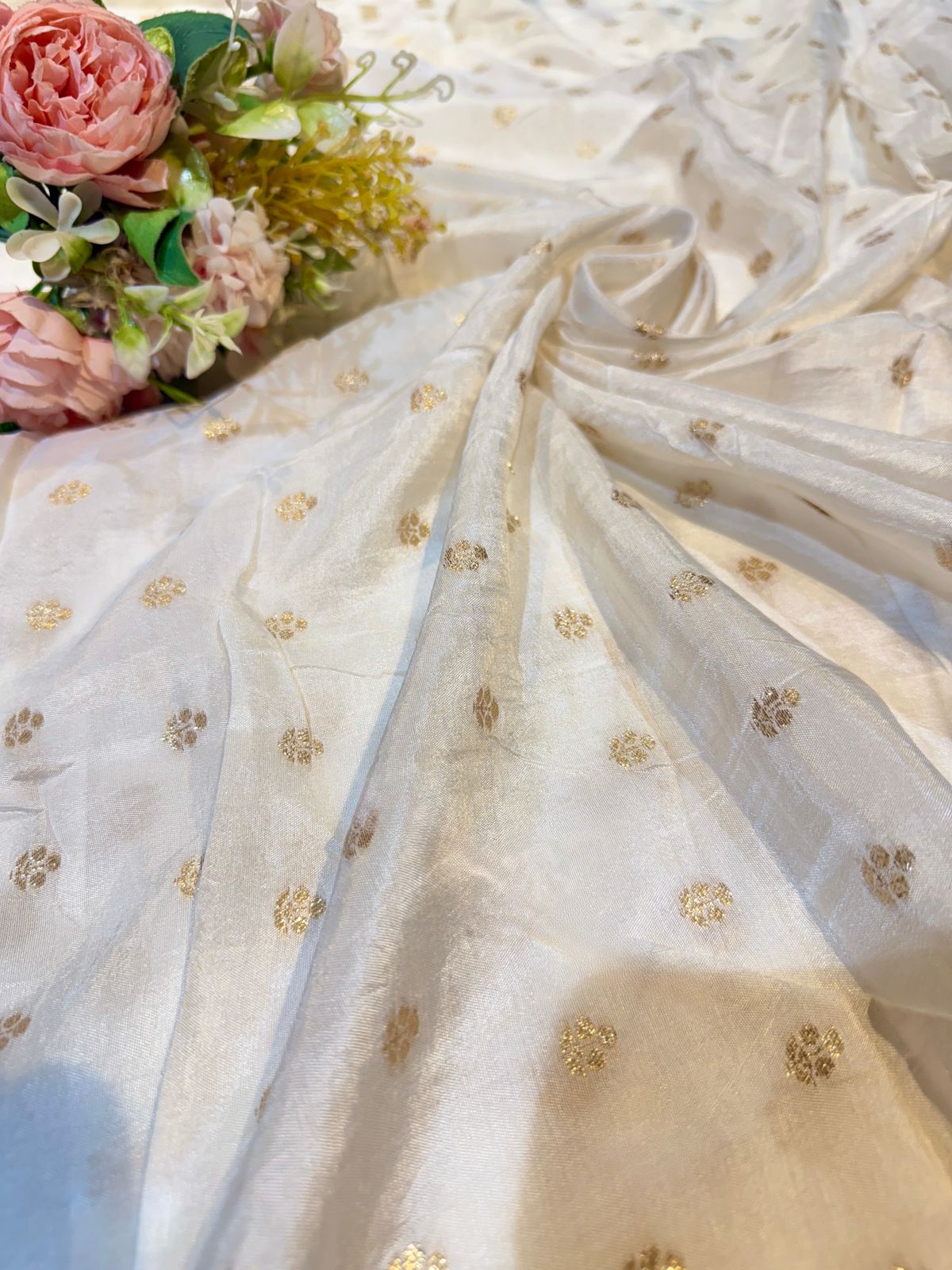 Dyeable Pure Viscose Silk Jacquard 44 inch width (Booti Pattern)