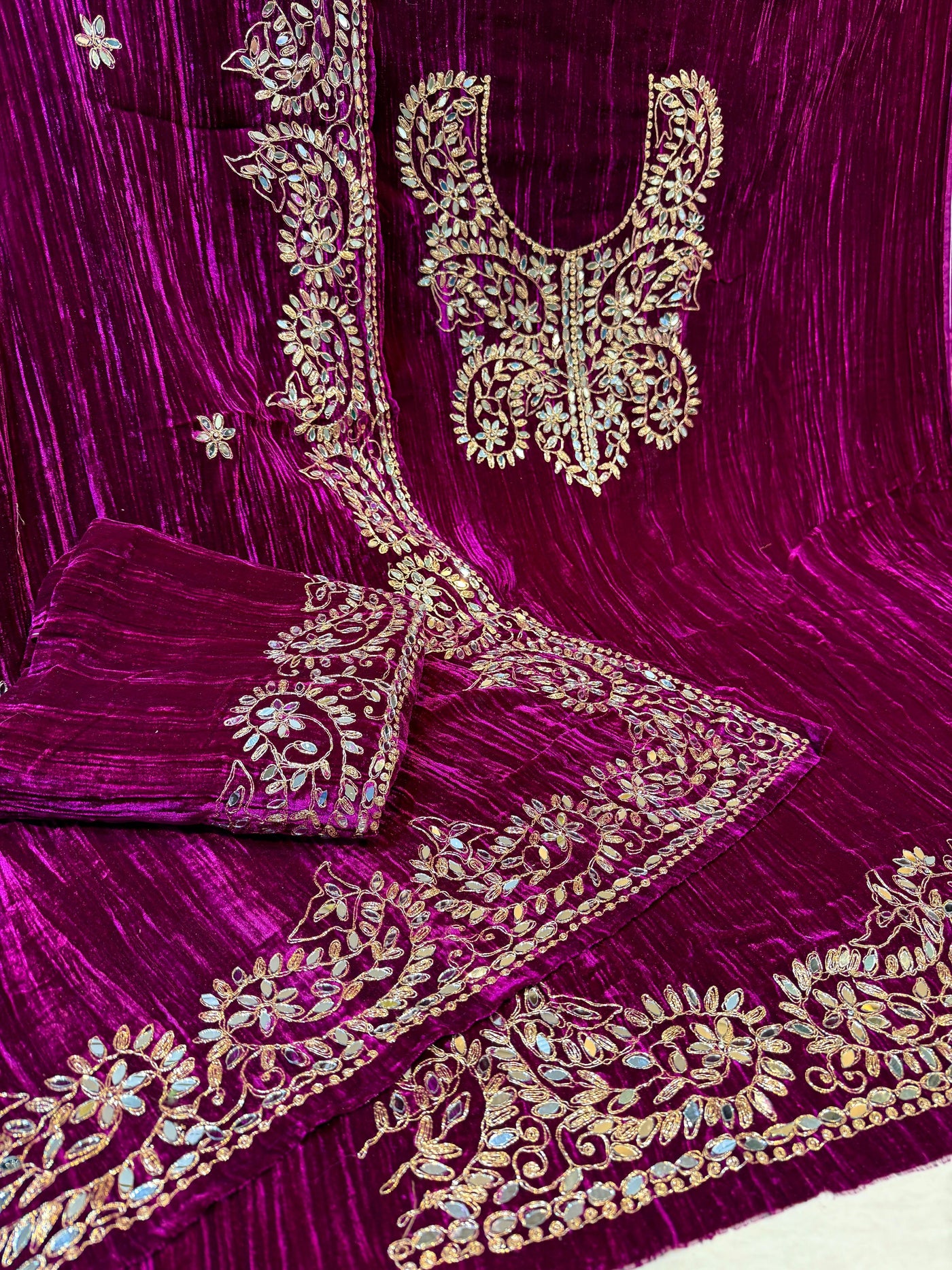 Rani Purple Crush Velvet Handwork Suit Set