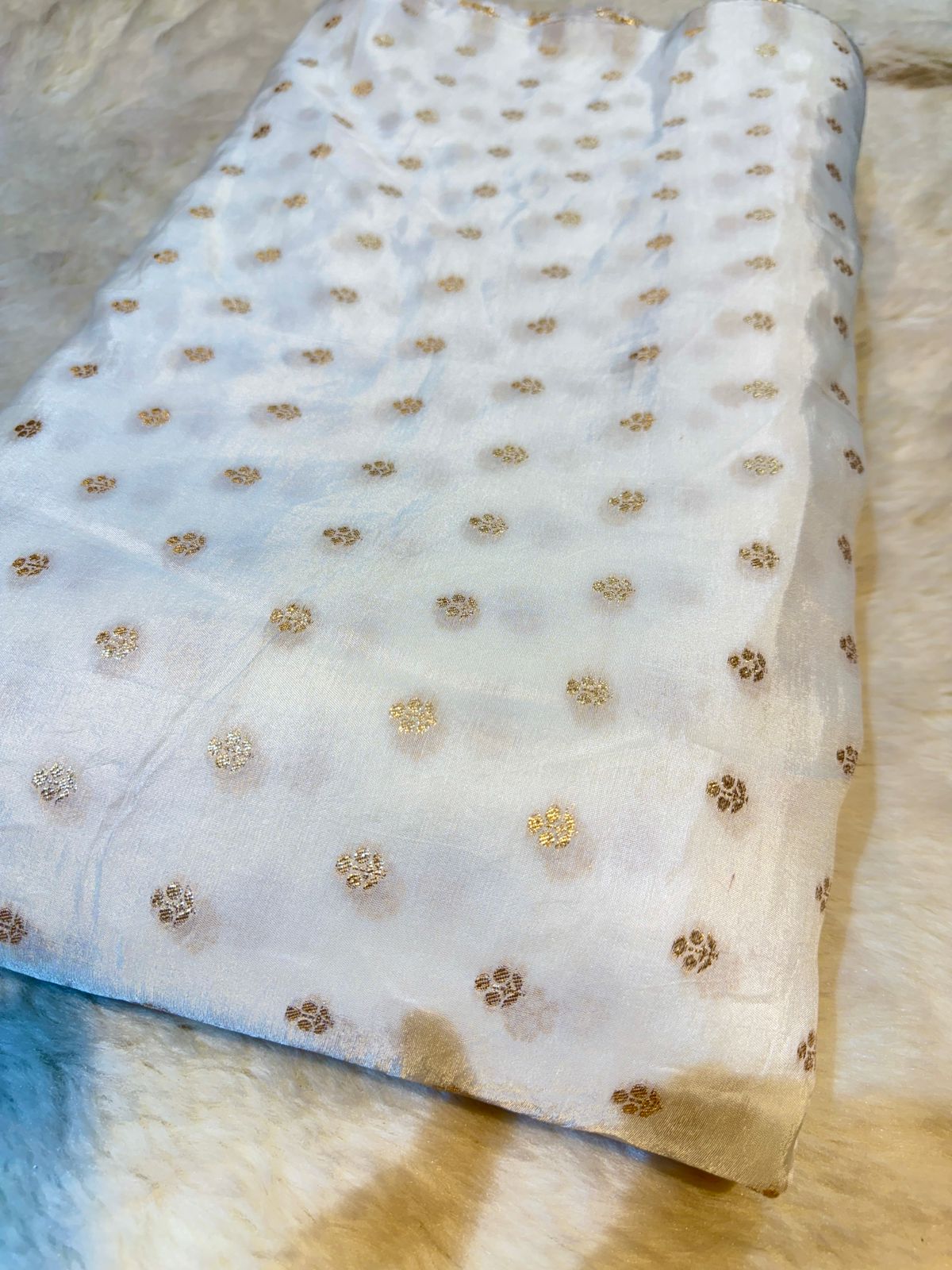 Dyeable Pure Viscose Silk Jacquard 44 inch width (Booti Pattern)