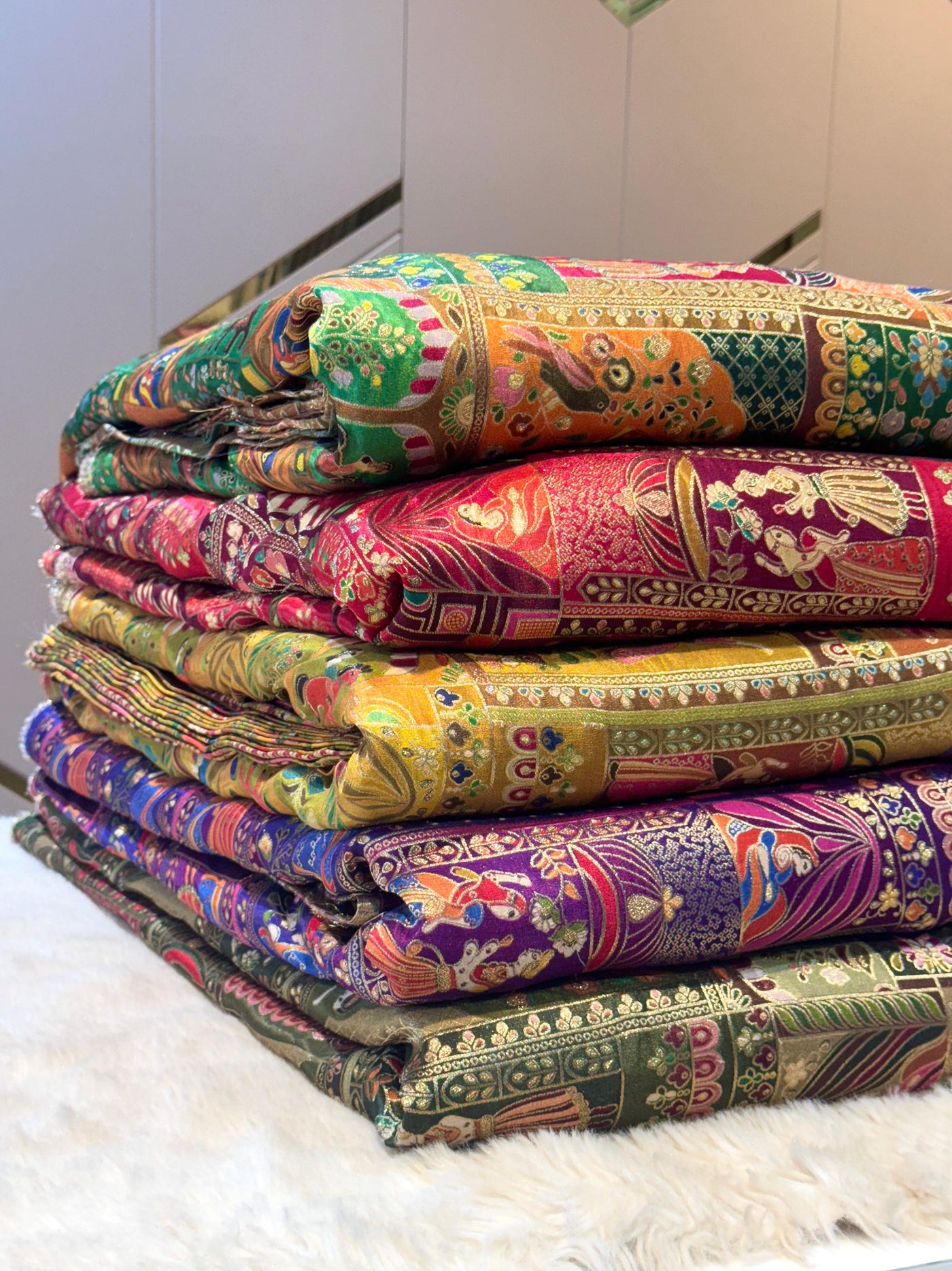 Raja Rani pure Dola silk Jacquard 44 Inch Width
