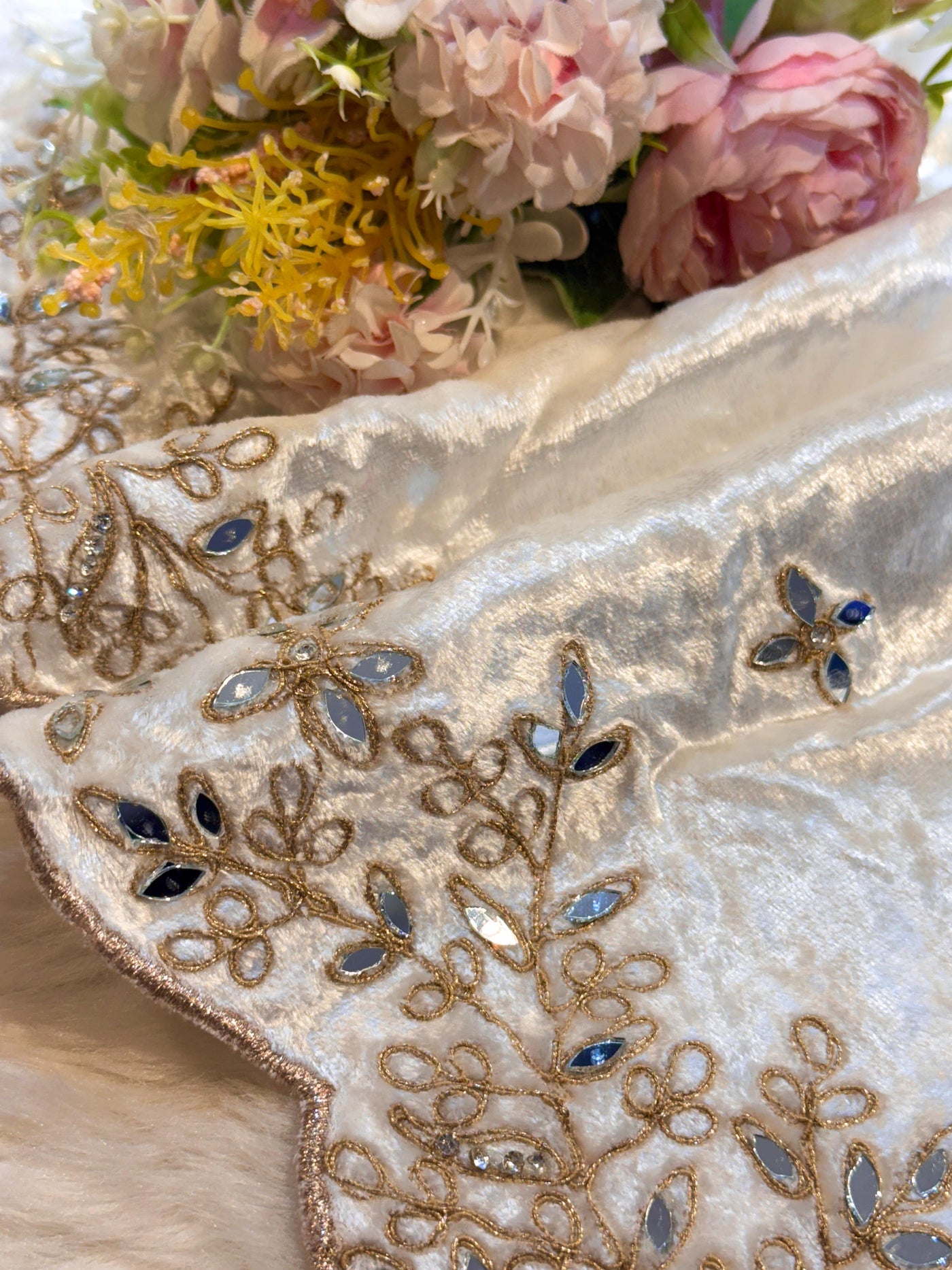 Taj Pure Velvet Real Mirror Handwork Dupatta With Scalloped Borders Four side 2.40 meter Length